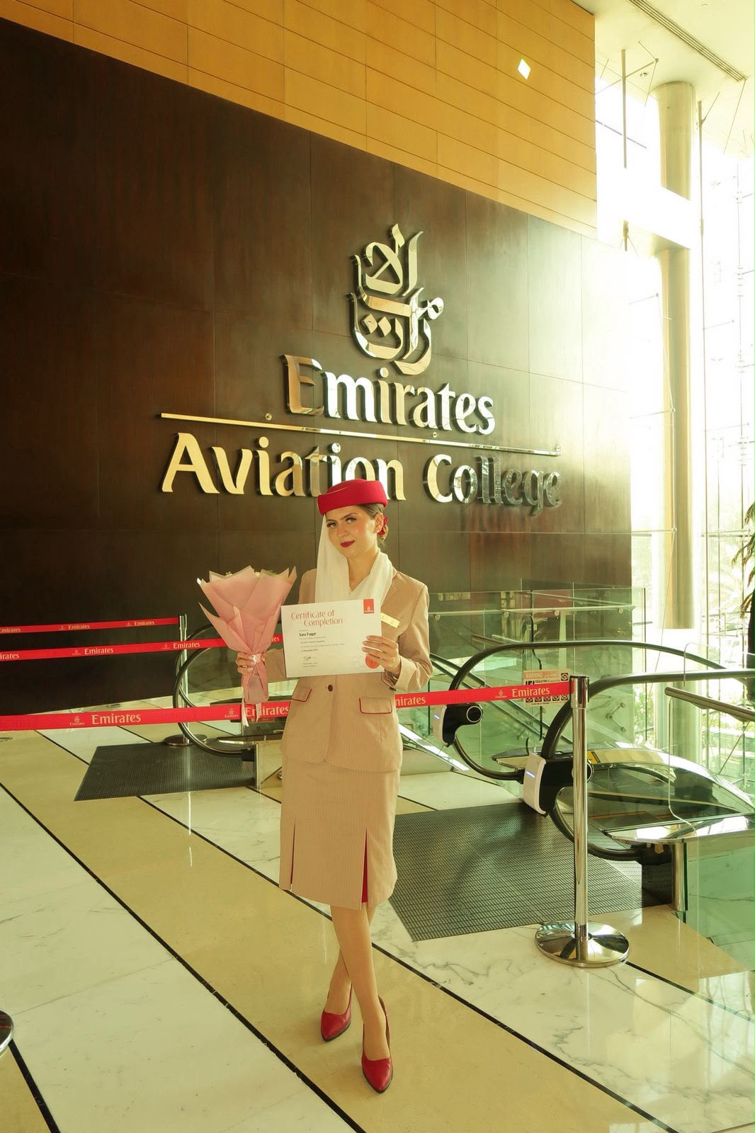 Sara — stewardessa Emirates